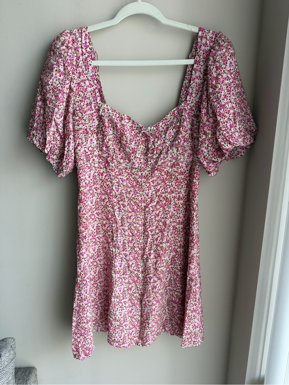 ASTR Floral Puff-Sleeve Mini Dress in Pink